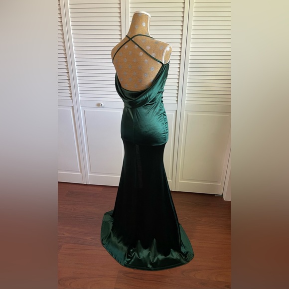 Windsor Elegant Green Ilya Satin Backless Mermaid Dress - Picture 4 of 14